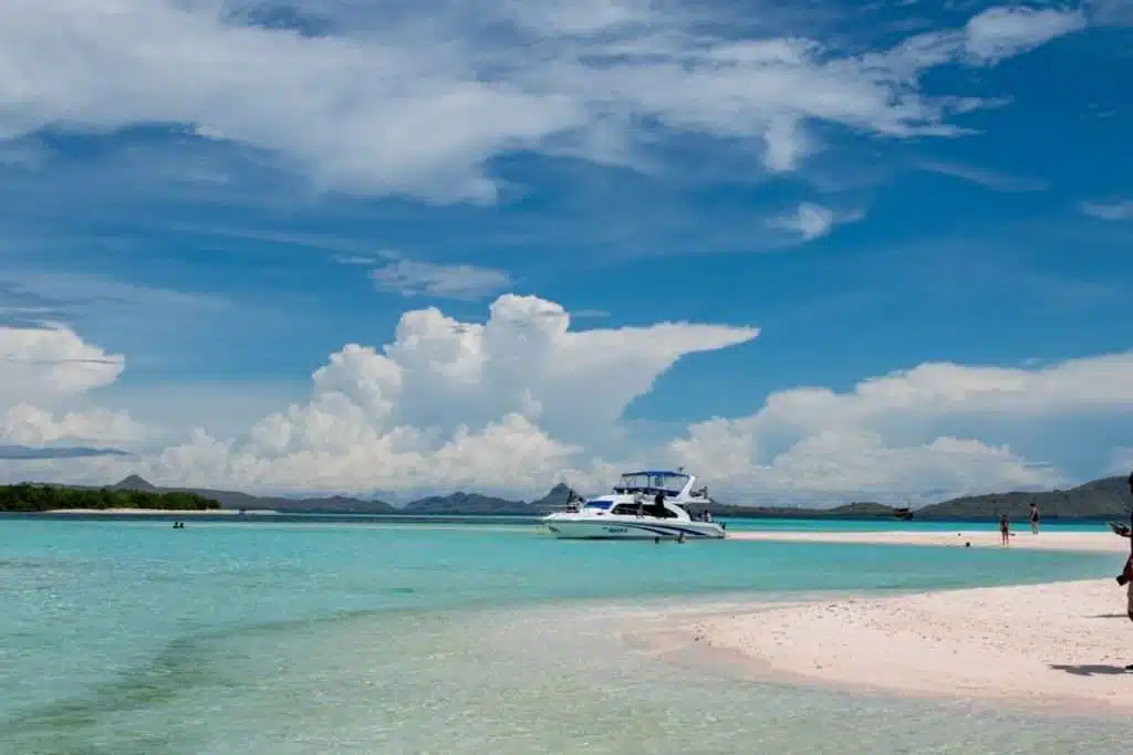 Taka Makassar Island, Komodo National Park, Komodo Island Day Trip