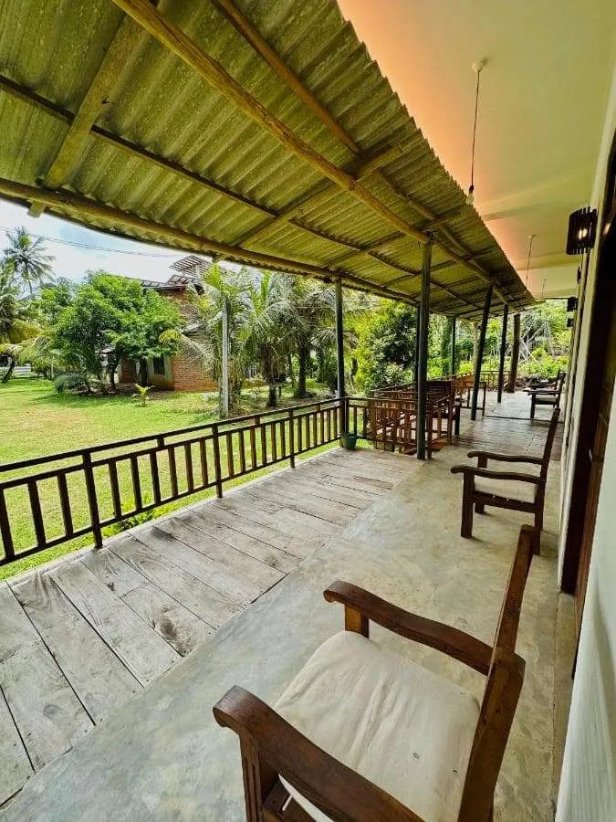 Chill Vibes Hostel - Hiriketiya